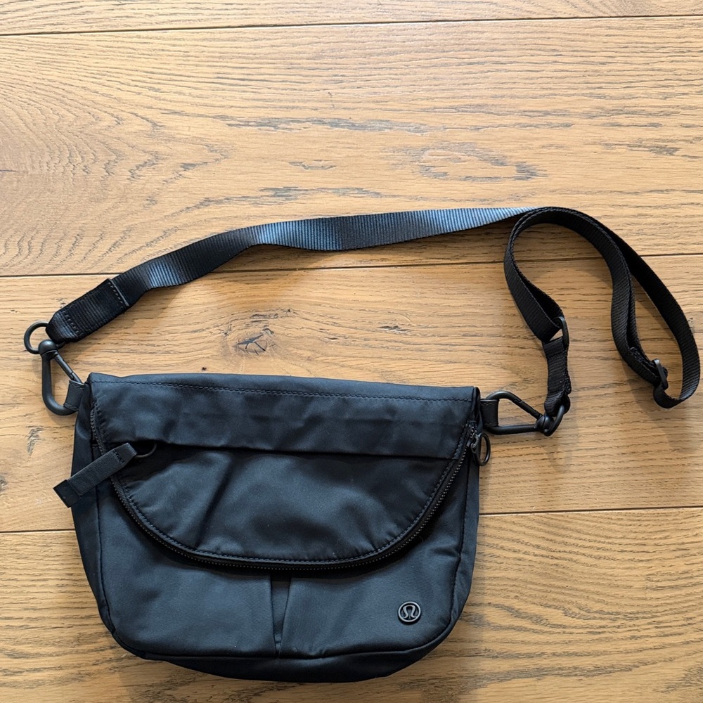 lululemon athletica all night festival bag 5L - black